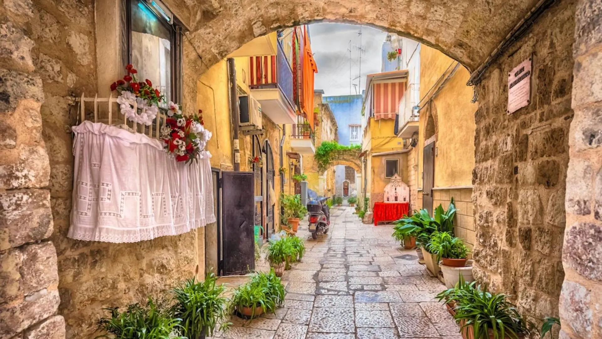 Levante Home In The Centre Of Bari - Happy Rentals 0*,  Włochy
