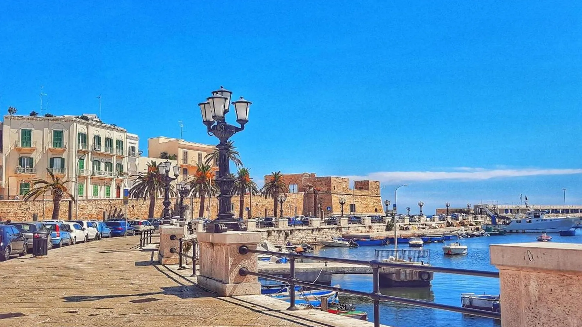 Levante Home In The Centre Of Bari - Happy Rentals דירה